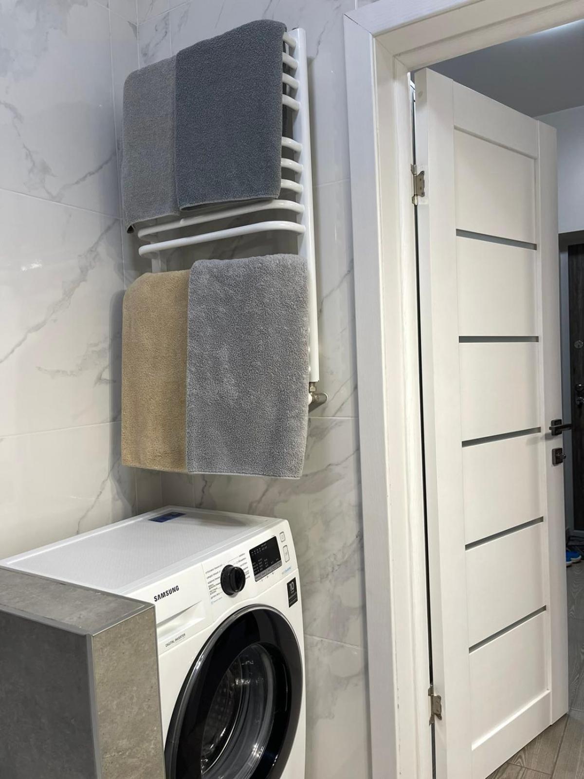 VIP apartment у центрі міста, новобудЖК Театральний,дуже простора Рівне Екстер'єр фото
