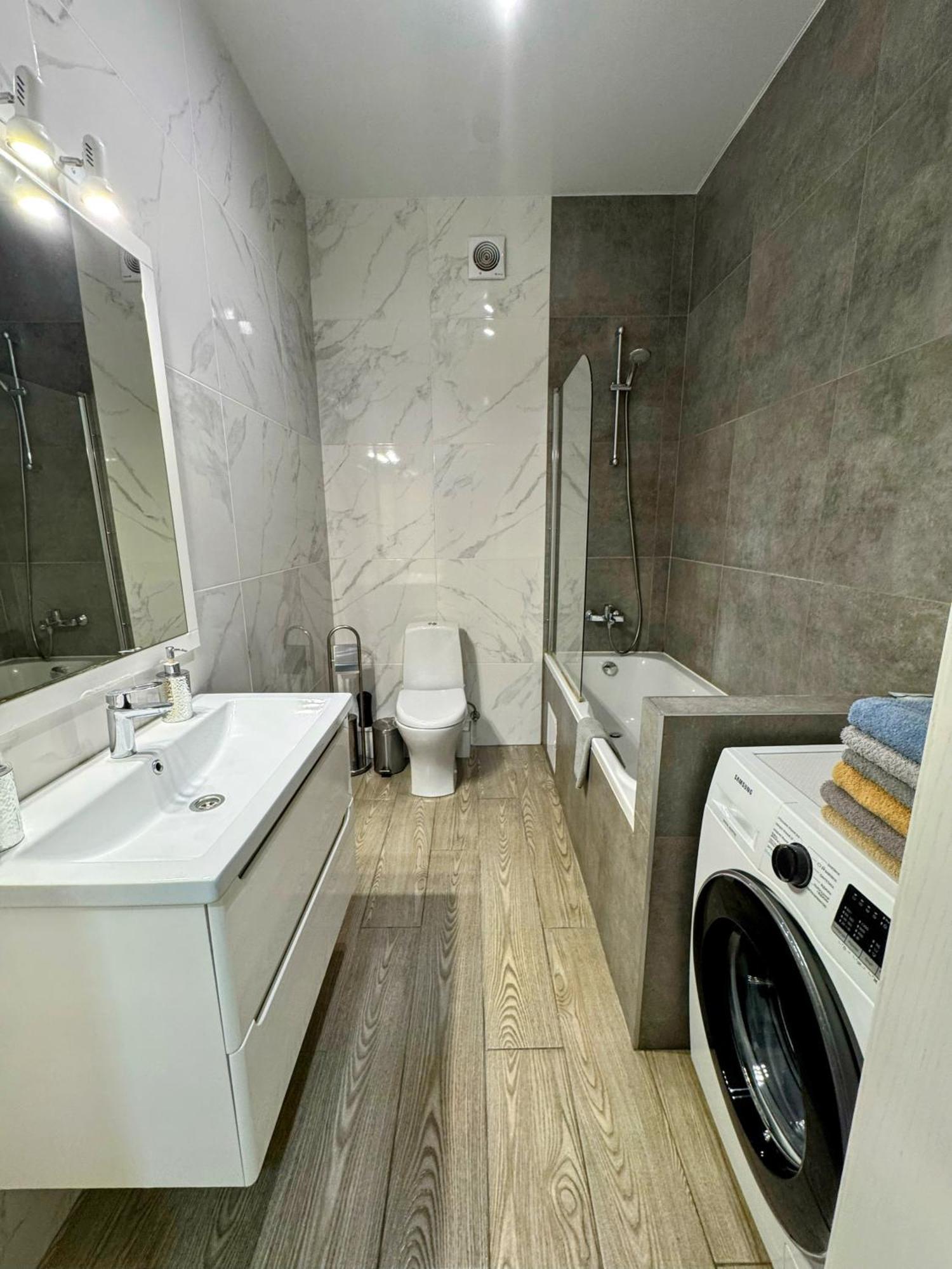 VIP apartment у центрі міста, новобудЖК Театральний,дуже простора Рівне Екстер'єр фото